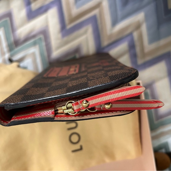 Louis Vuitton Damier Ebene Trunks & Locks Sarah Wallet - Picture 14 of 15